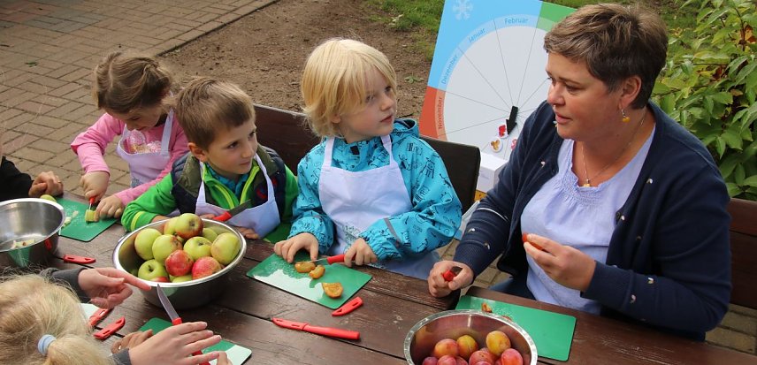 Bild: Selbst gemacht schmeckt es gleib besser - am Kindergarten Ida's Wald- und Wiesenkinder hat man sich in den letzten Monaten schlau gemach was gesund und lecker ist