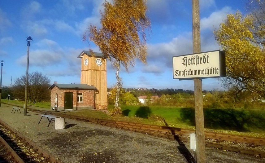 Bild: Personenbahnhof Kupferkammerh&uuml;tte und Uhrenturm, 
