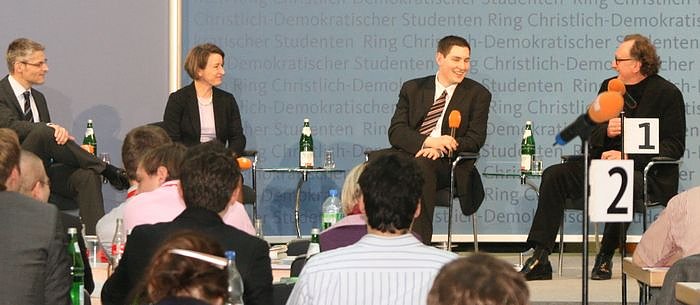 Bild: Diskussionsrunde