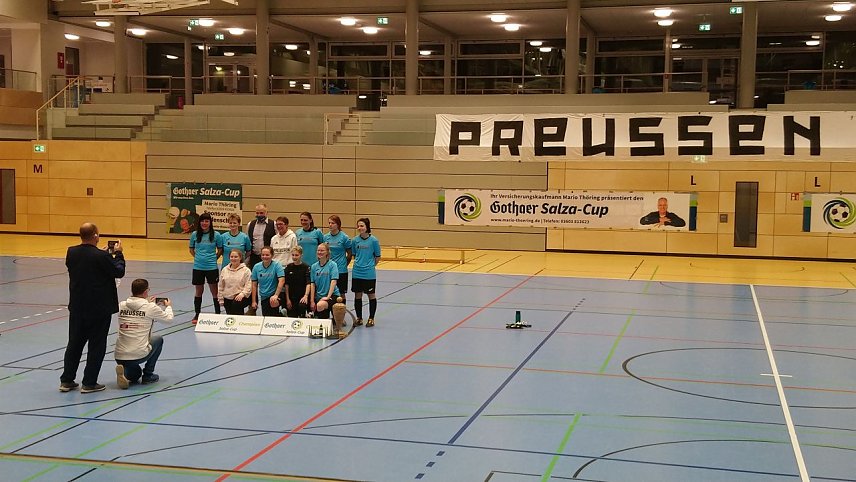 Bild: Die Preu&szlig;ener Damen holten den Pokal