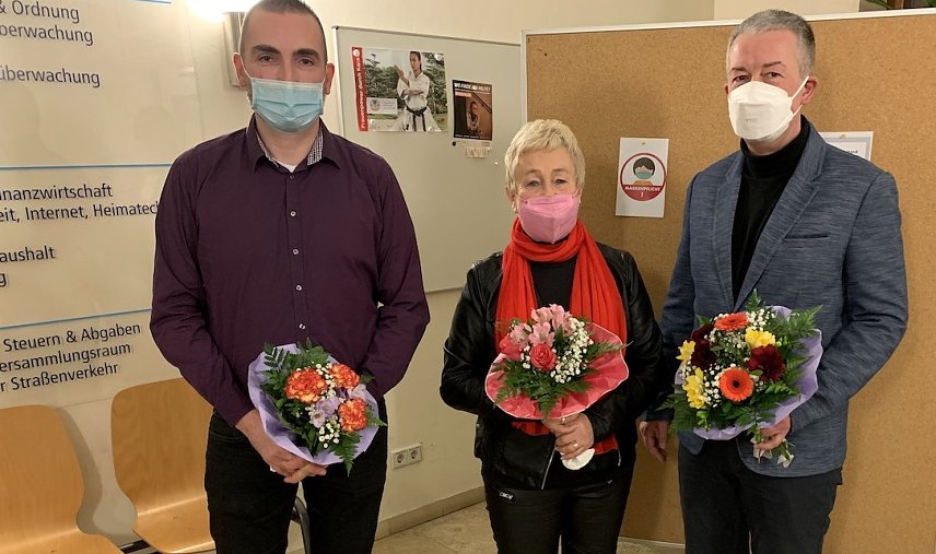 Bild: v.r. Gew&auml;hlte Schiedsperson Lars Oppermann, Jutta J&auml;hrling,  Stellvertretende Schiedsperson Andreas Erdmenger.