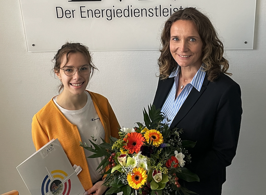 Bild: Auszubildende Katrin Gorges und EVN Gesch&auml;ftsf&uuml;hrerin Jana Z&ouml;ller