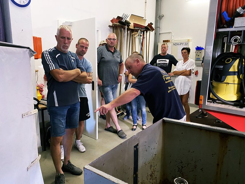 Bild: Ortschaftsrat besichtigt FFW Neustadt-Osterode
