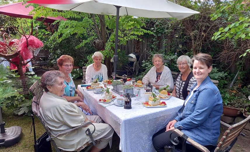 Bild: Seniorentreffen im "Cafe&acute;35" in Sondershausen