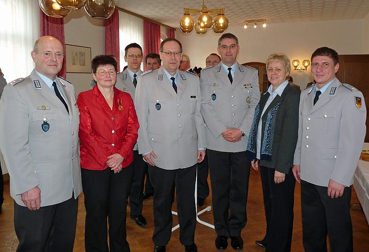 Bild: Verdienstorden an Regina Girschele