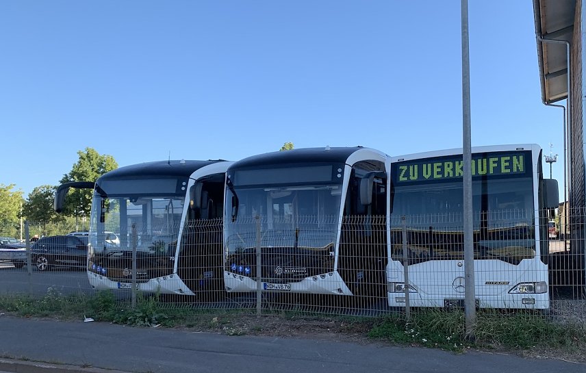 Bild: Busse auf dem Betriebsgel&auml;nde auf dem Abstellgleis?
