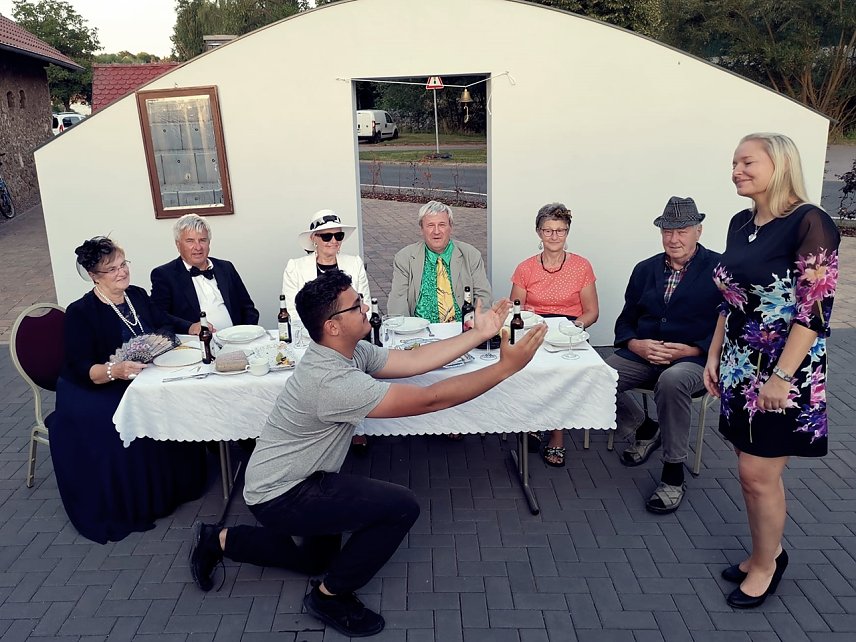 Bild: Die Verlobungsfeier