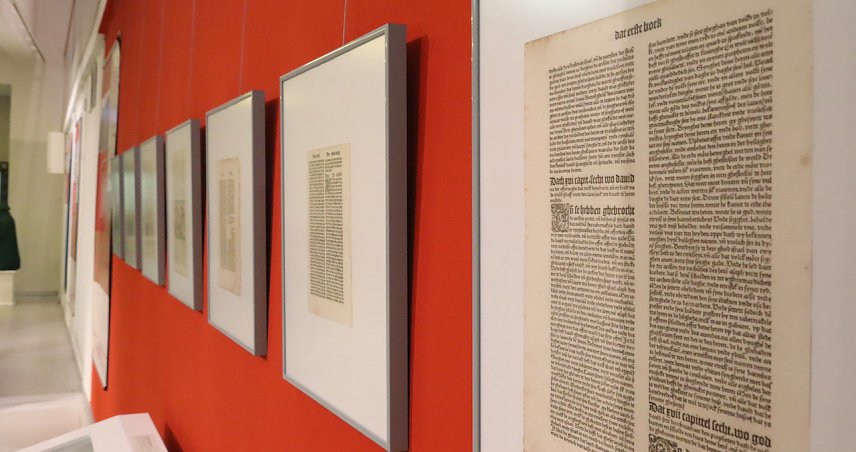 Bild: Bibelausstellung in der Flohburg
