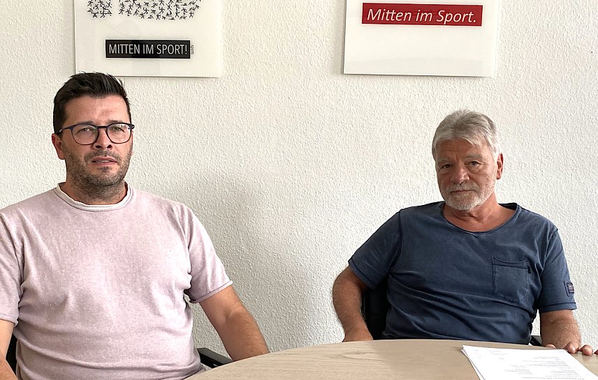 Bild: Gesch&auml;ftsf&uuml;hrer Patrick B&ouml;rsch und Pr&auml;sident Gert St&ouml;rmer bereiten die Ehrenamts-Gala des KSB Nordhausen vor