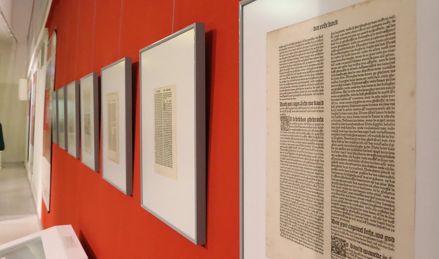 Bild: Die neue Bibel-Ausstellung in der Flohburg