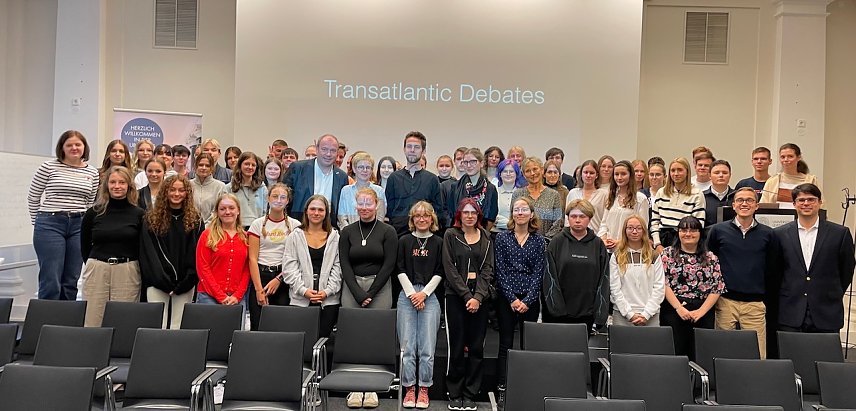 Bild: Alle Teilnehmer der Debatte