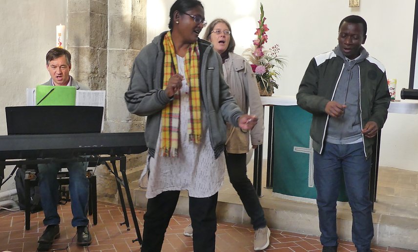 Bild: G&auml;ste der 11. Vollversammlung des &Ouml;kumenischen Rates der Kirchen in Nordhausen