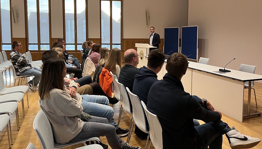 Bild: Oberb&uuml;rgermeister Kai Buchmann  beim Fortbildungslehrgang 