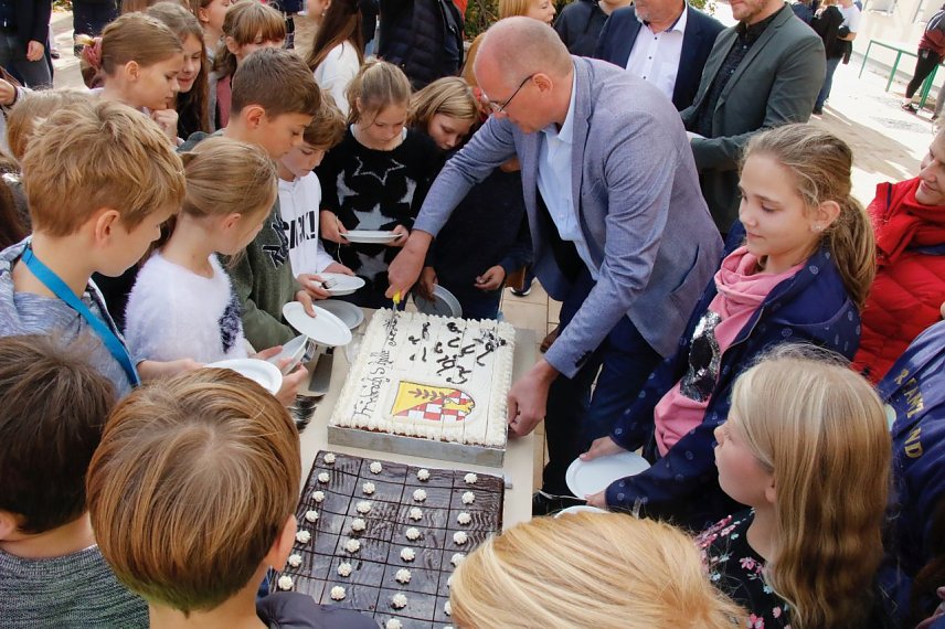 Bild: Zur Feier des Tages gab es nicht nur viele Worte, sondern auch guten Kuchen