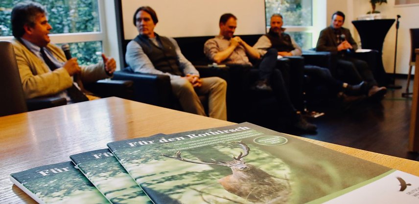 Bild: Fachtagung und Podiumsdiskussion in der Kalkh&uuml;tte rund um das Rotwild