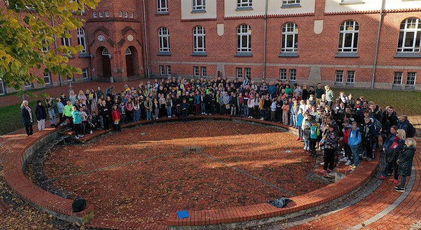 Bild: Alle Teilnehmer des Herder-Gymnasiums nach der Auszeichnungsveranstaltung