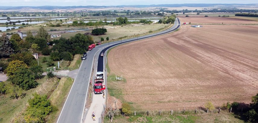 Bild: Der neue Radweg kurz vor seiner Vollendung in einer Luftaufnahme