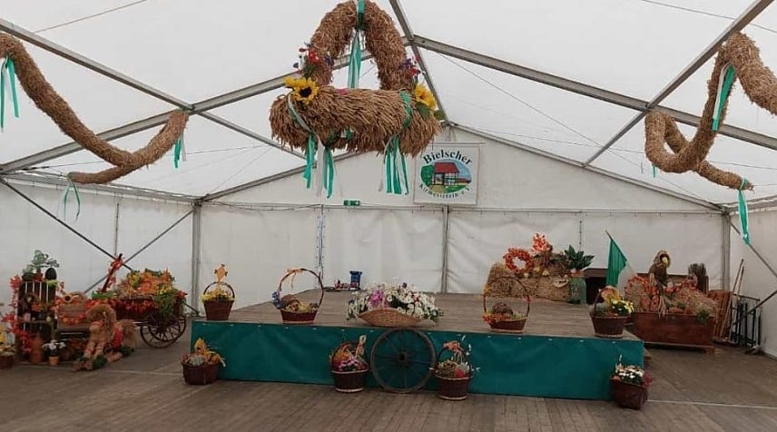 Bild: Kleiderbasar bereicherte die Bielsche Kirmes