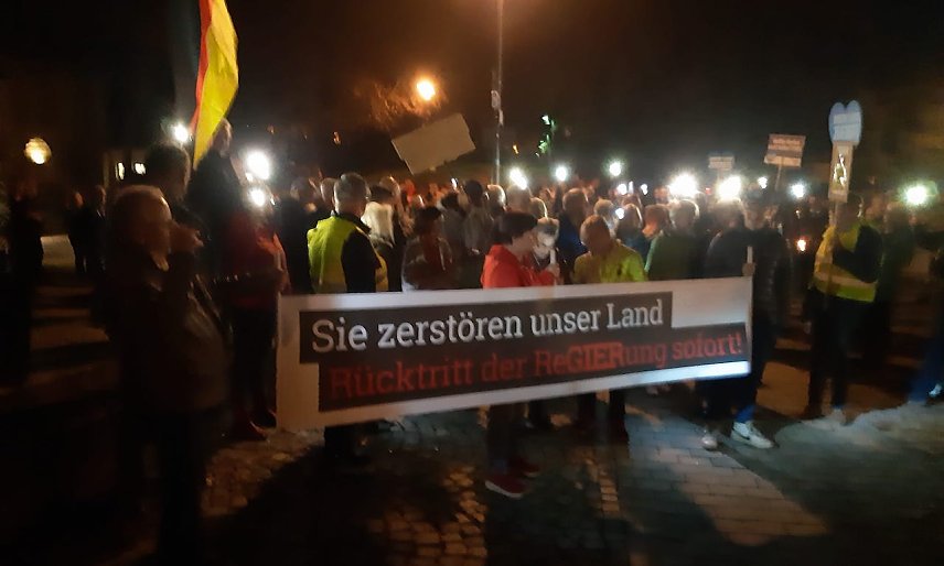 Bild: Montagszusammenkunft gestern in M&uuml;hlhausen