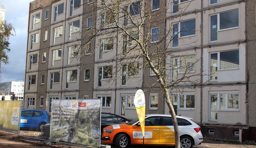 Bild: In diesem leergewohnten Block sollen energieeffiziente, barrierefreie Wohneinheiten entstehen