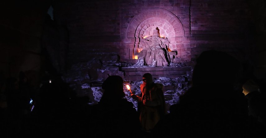 Bild: Taschenlampenf&uuml;hrung auf dem Kyffh&auml;userdenkmal