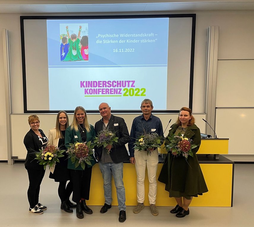 Bild: v.l.: Claudia Ehrhardt-Wei&szlig;enborn, Christin John, Carolin Roth, Prof. Dr. Armin Sohns, Carsten N&ouml;thling und Jana Urbanek 