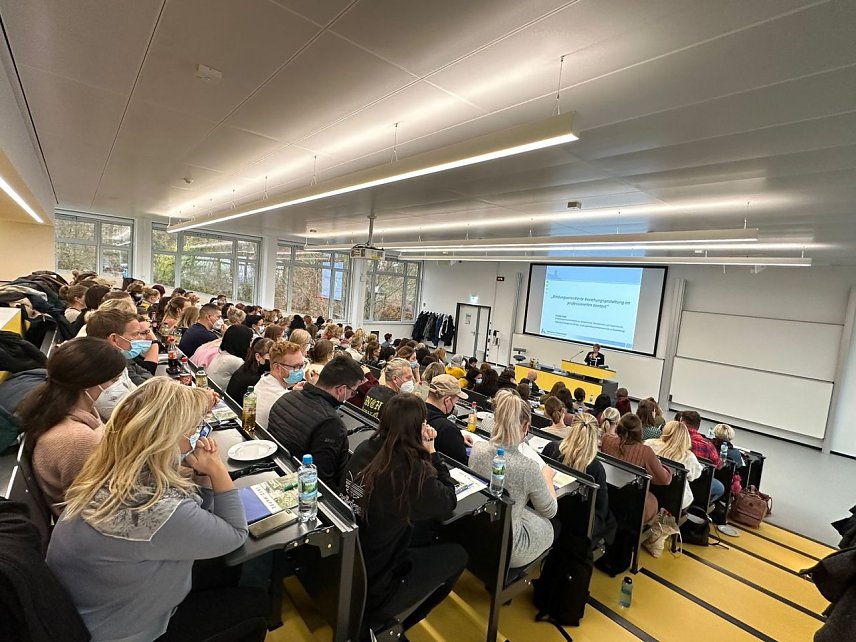 Bild: Die Konferenz der regionalen Fachkr&auml;fte war wieder gut besucht