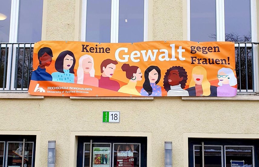 Bild:  Banner an der Hochschule Nordhausen