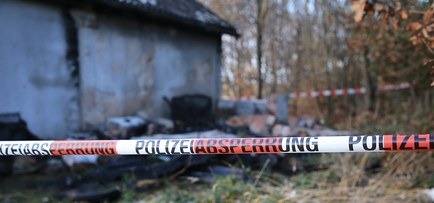 Bild: Abgesperrter Tatort im Wald