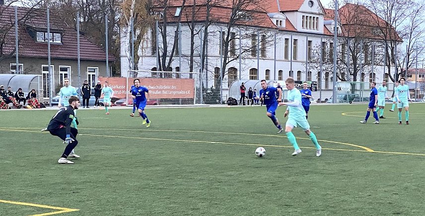 Bild: Der eingewechselte Lukas R&ouml;sener auf dem Weg zu seinem ersten Punktspieltor f&uuml;r die Preu&szlig;en