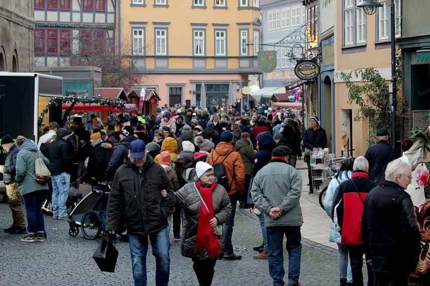 Bild: Dichtes Gedr&auml;nge heute Nachmittag in der Bad Langensalzaer Marktstra&szlig;e