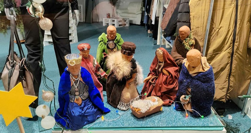 Bild: Weihnachtskrippe in Nordh&auml;user Schaufenster 