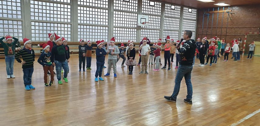 Bild: Tanzprojekt in der Turnhalle