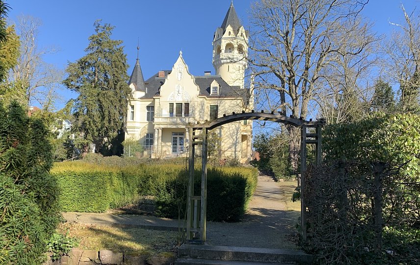 Bild: Das Kunsthaus Meyenburg und sein Garten