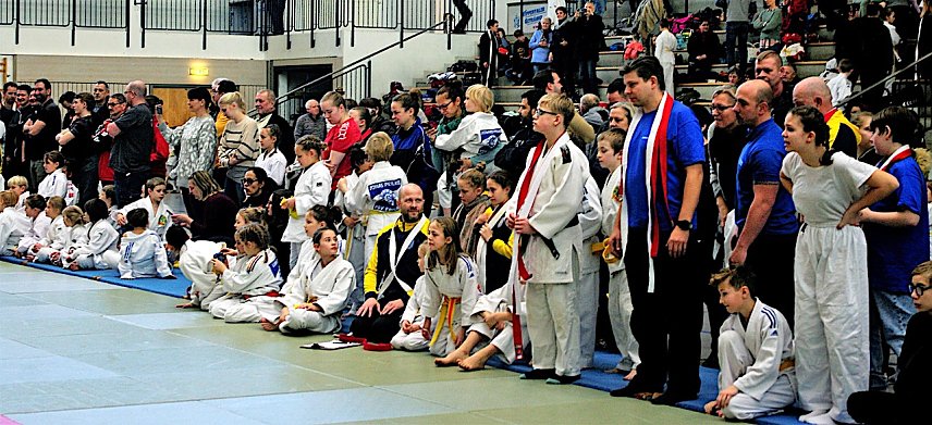Bild: &Uuml;ber 200 Judoka bev&ouml;lkerten zwei Tage lang die Wiedigsburghalle