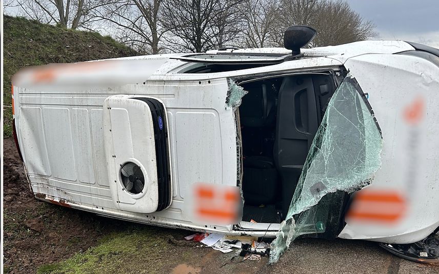 Bild: Unfallwagen auf der A38