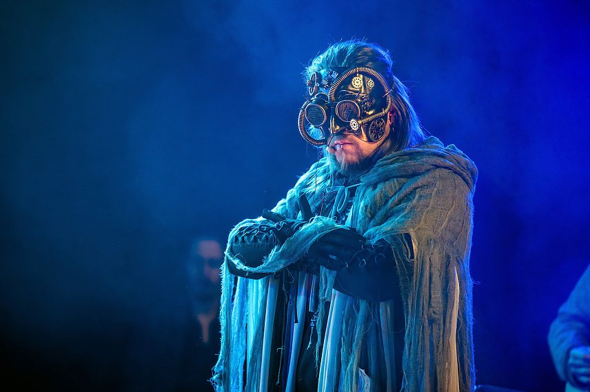 Bild: Szene aus dem FAUST�n�Roll- Rocktheater nach Goethe"