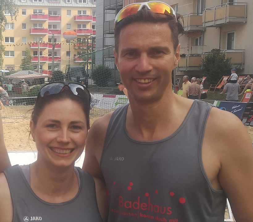 Bild: Adriane Grunig und Dominik Rieger beim Beach-Volleyball-Cup
