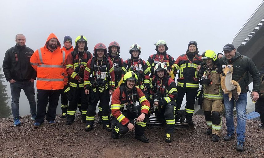 Bild: Feuerwehrleute aus Harztor in Oberhof