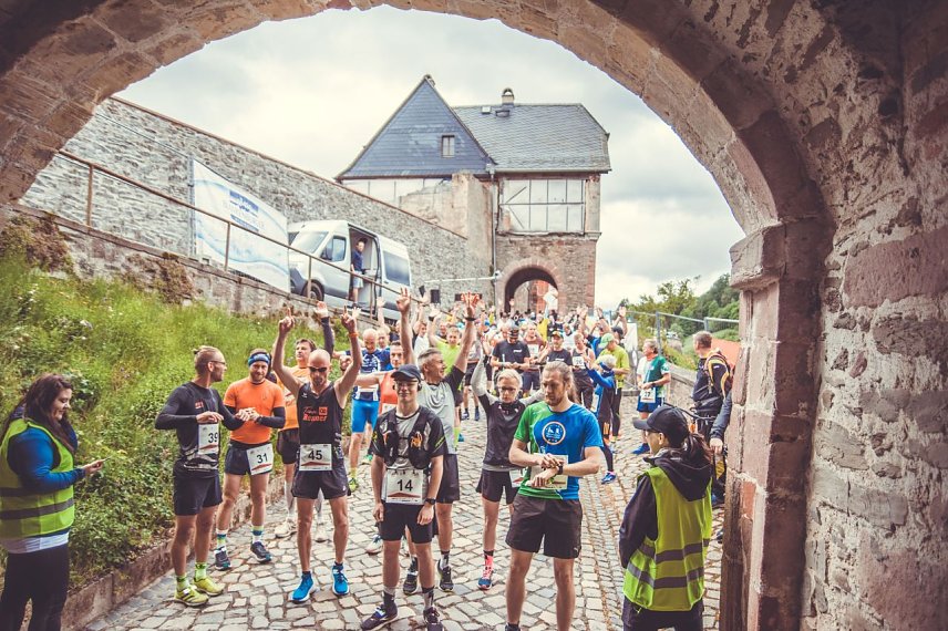 Bild: Start des Stolberger Schloss-Laufs am Schloss Stolberg