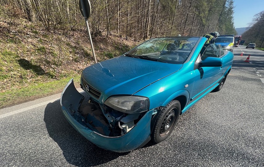 Bild: Unfall auf der B 247, einer der gef&auml;hrlichsten Stra&szlig;en Nordth&uuml;ringens