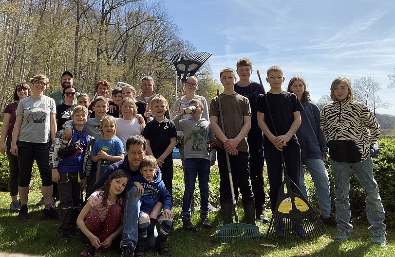 Bild: Arbeitseinsatz im Neust&auml;dter Waldbad