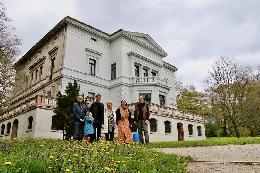 Bild: Staatsekret&auml;rin Katharina Schenk (2. v.r.) war gestern zu Gast beim F&ouml;rderverein Park Hohenrode