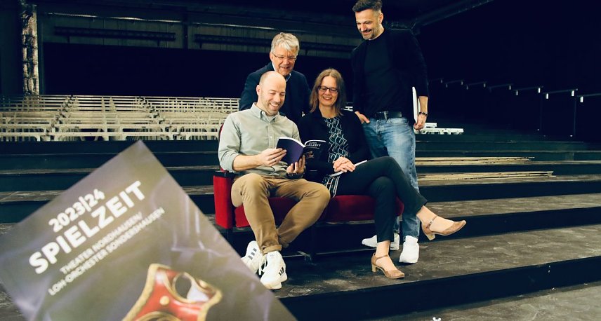 Bild: In der "Interimsspielst&auml;tte" wurde heute das Programm f&uuml;r die neue Spielzeit vorgestellt