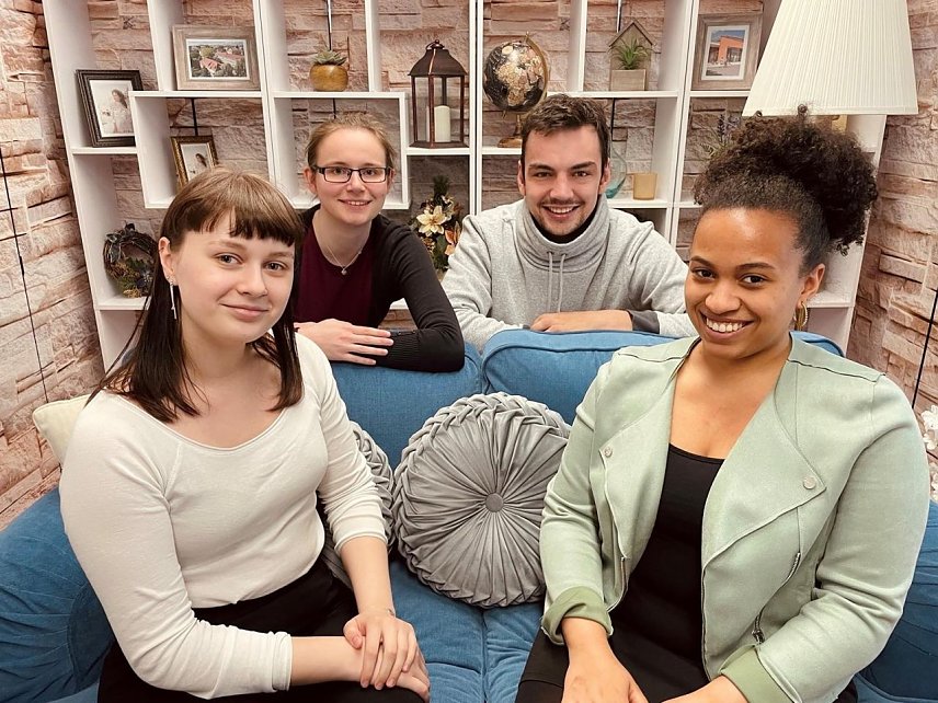 Bild: v.l.: Die Projektgruppe des Studiengangs Sozialmanagement: Gina Rothensee, Svenja Wolfertz, Felix Knodel und Naima Wimmer