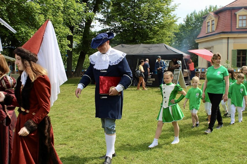 Bild: Feingewandeter B&uuml;rgermeister der Stadt Sondershausen, Steffen Grimm, beim Residenzfest 2022