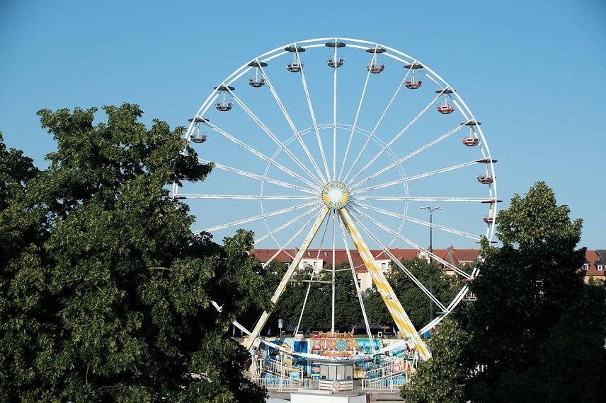 Bild: Riesenrad auf dem August-Bebel-Platz