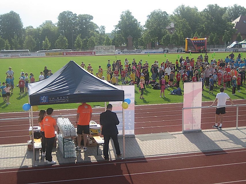 Bild: Sportfest im Stadion der Freundschaft