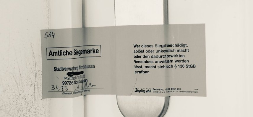 Bild: Siegelmarke an einem B&uuml;ro im Nordh&auml;user Rathaus