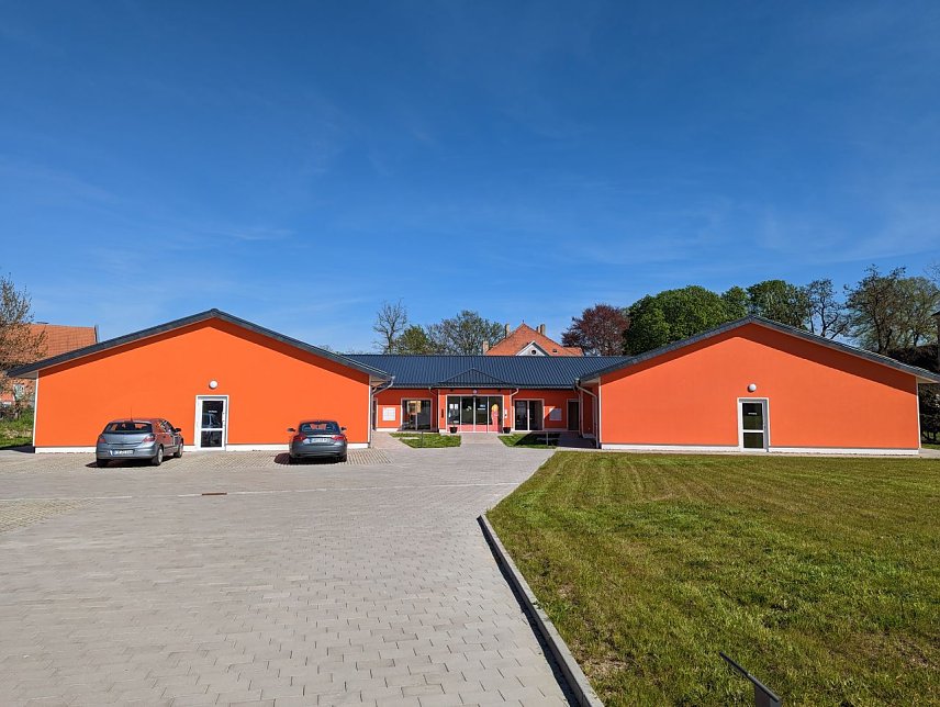Bild: &Uuml;ber die neue Seniorenresidenz in der Ortsmitte freuen sich viele &auml;ltere Menschen, die gern in Hohenebra leben